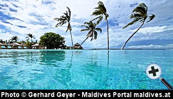 Photo by maldives.at - Reethi Faru Infinity Pool (GerhardGeyer)